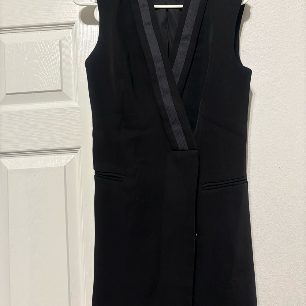 Elegant Black Sleeveless Dress
